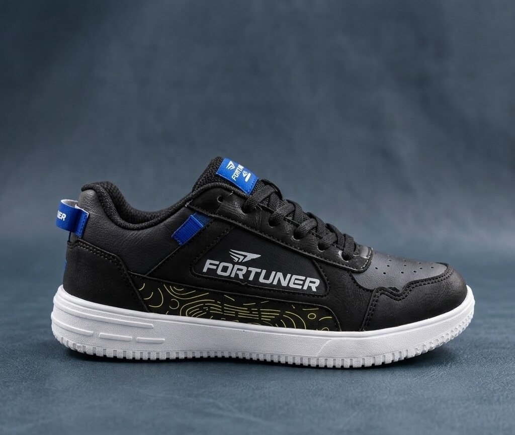 MAAUVERSE Urban Premium Footwear Model 08
