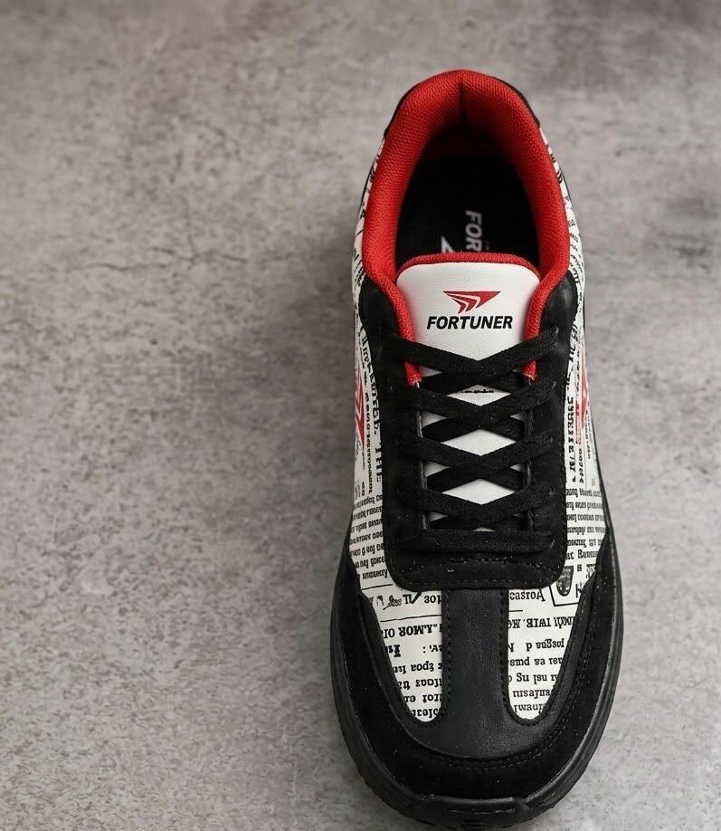 MAAUVERSE Urban Premium Footwear Model 04